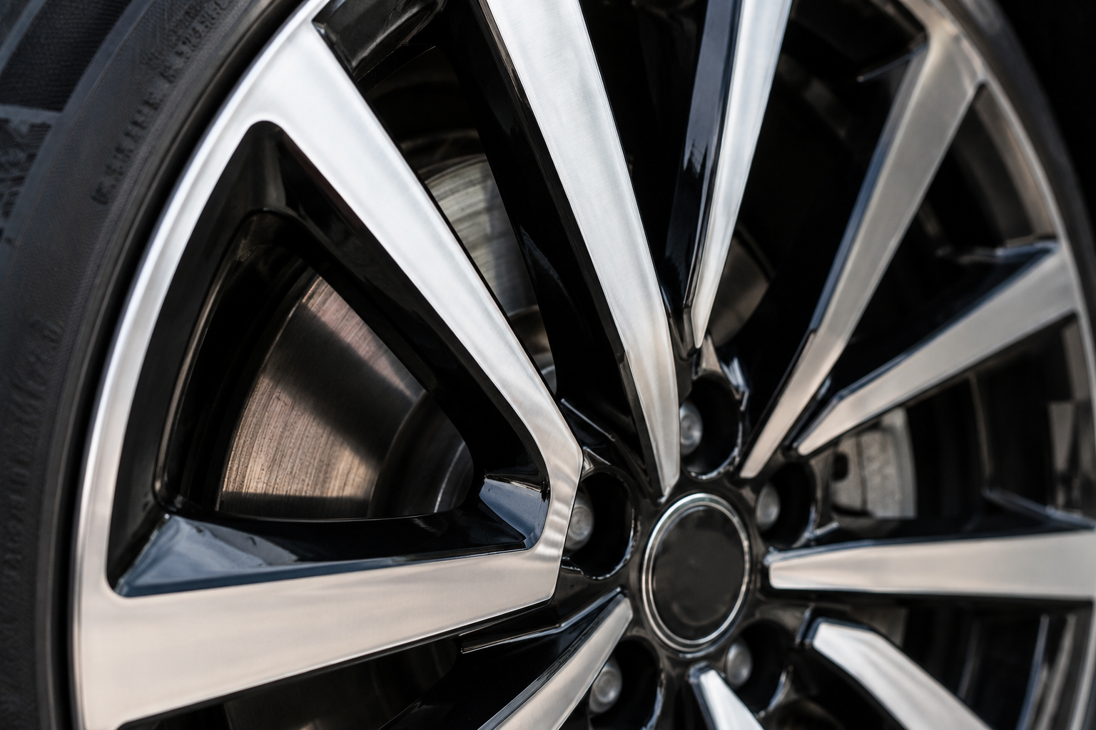 Glossy alloy rim with sharp spokes